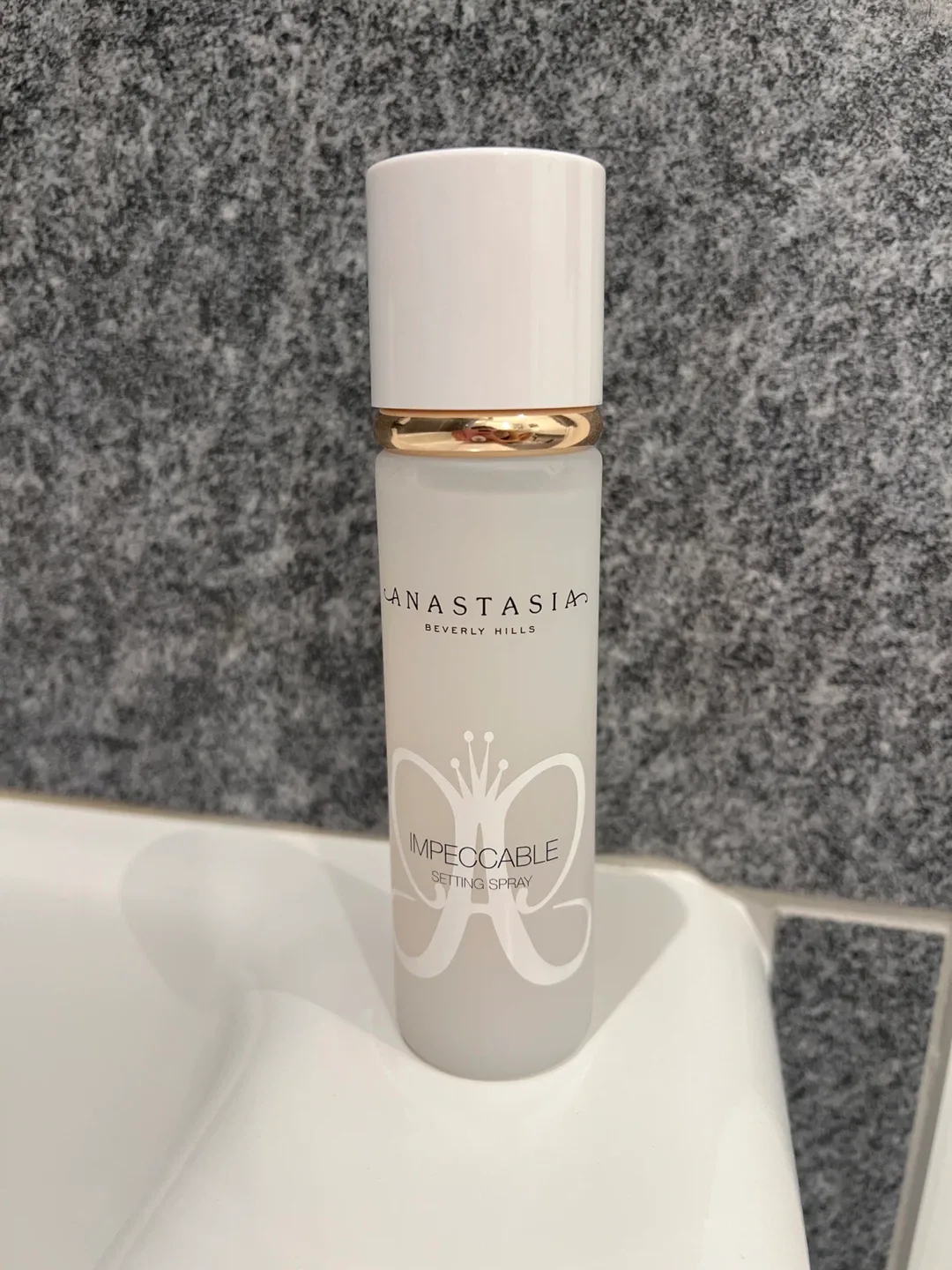 Anastasia Beverly Hills Impeccable Setting Spray image indicator(2)