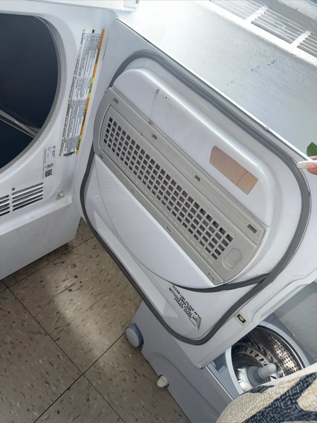 GE Spacemaker Laundry Dryer - White image indicator(3)