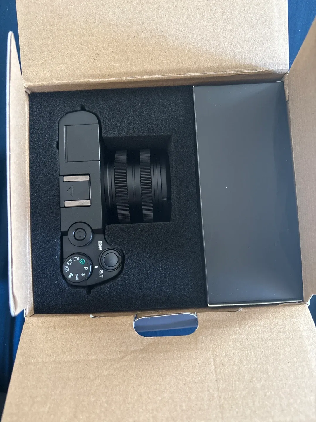 Aboobu 5K Ultra HD Digital Camera - New in Box! image indicator(2)