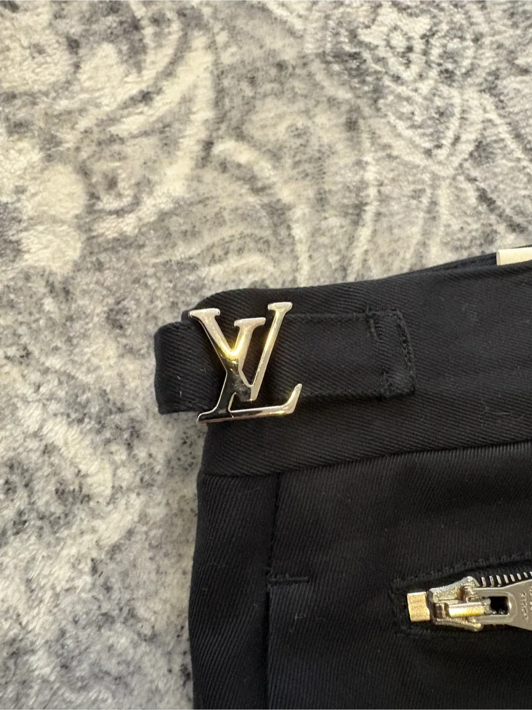 Louis Vuitton Black Pants Size 44 image indicator(4)