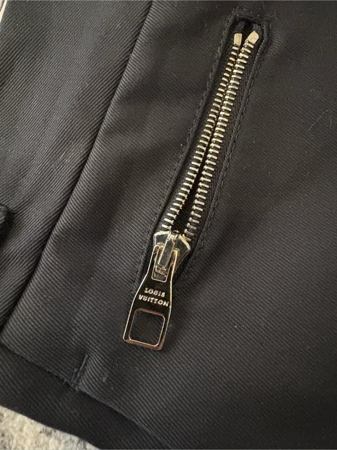 Louis Vuitton Black Pants Size 44 image indicator(7)