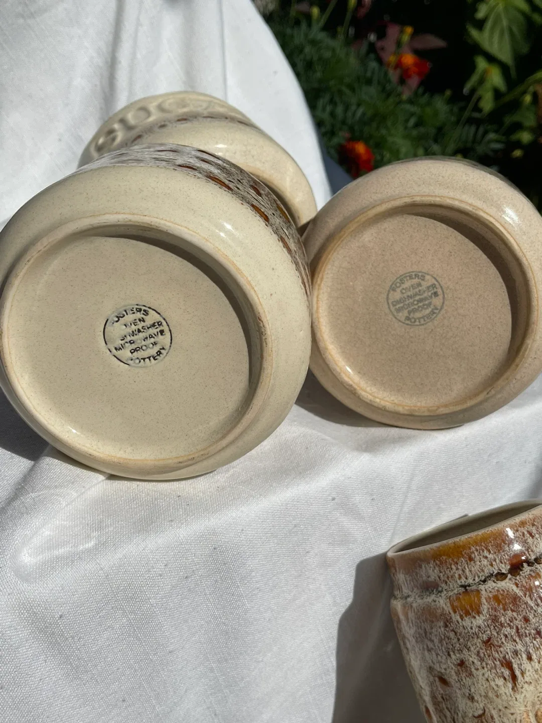 Roberts Oven Microwave Proof Pottery Canister Set image indicator(2)