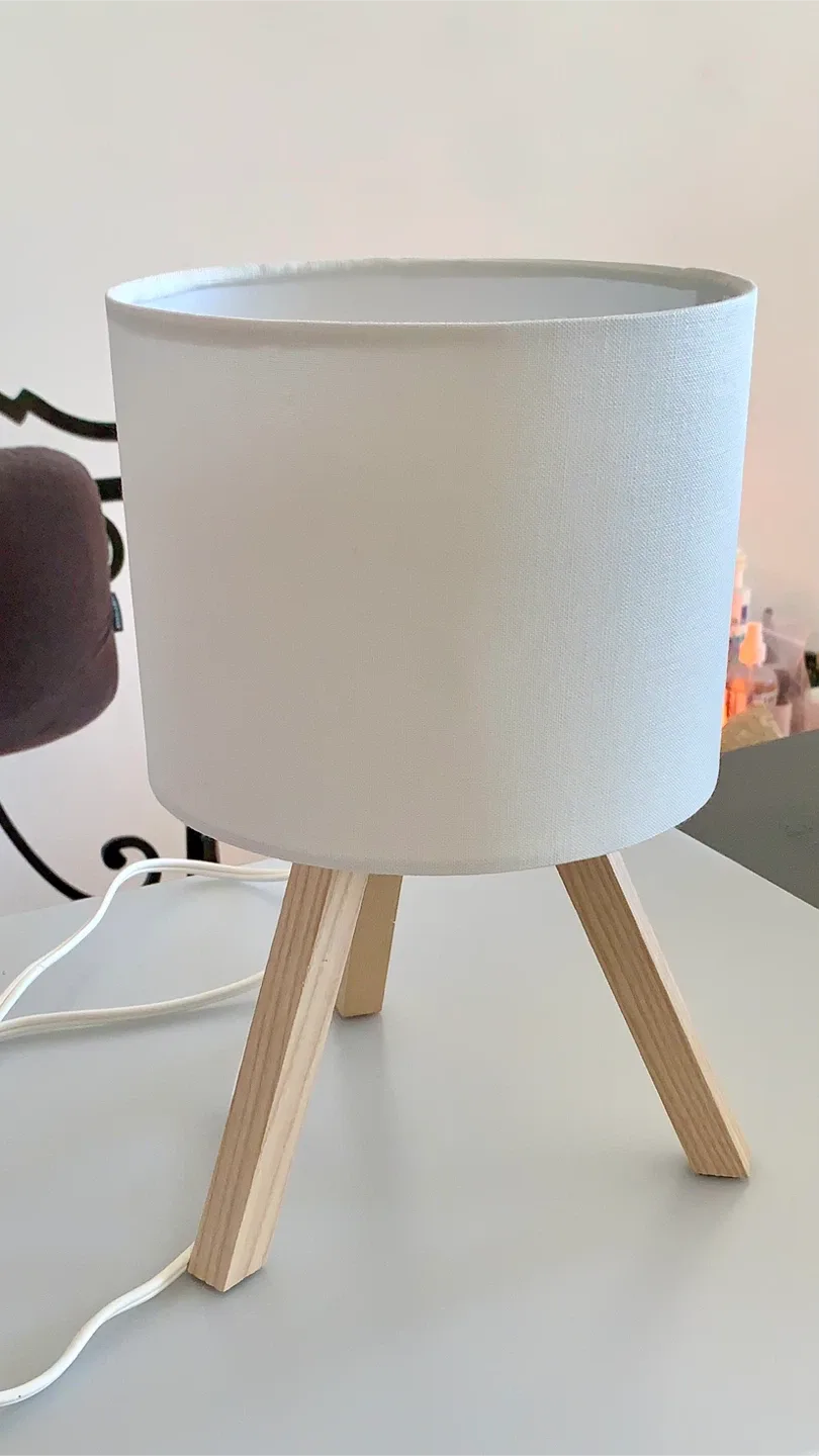 IKEA brand new Tripod Table Lamp thumbnail