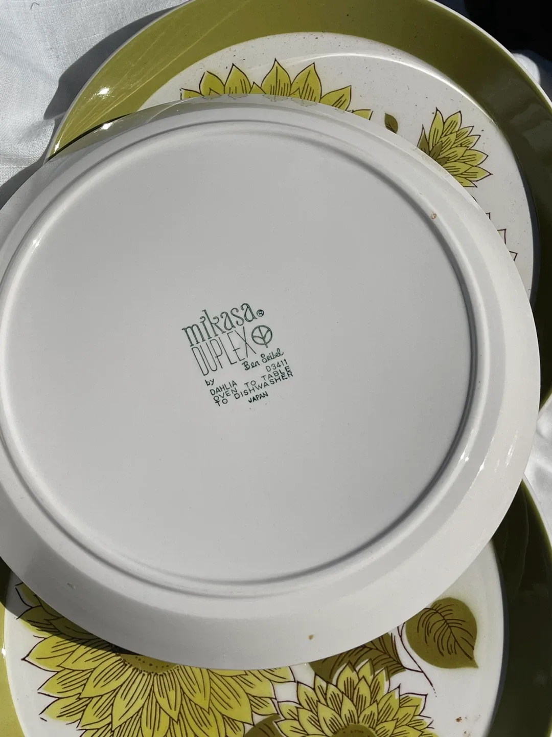 Mikasa Duplex Dahlia Ben Seibel Plates (Set of 3) image indicator(3)