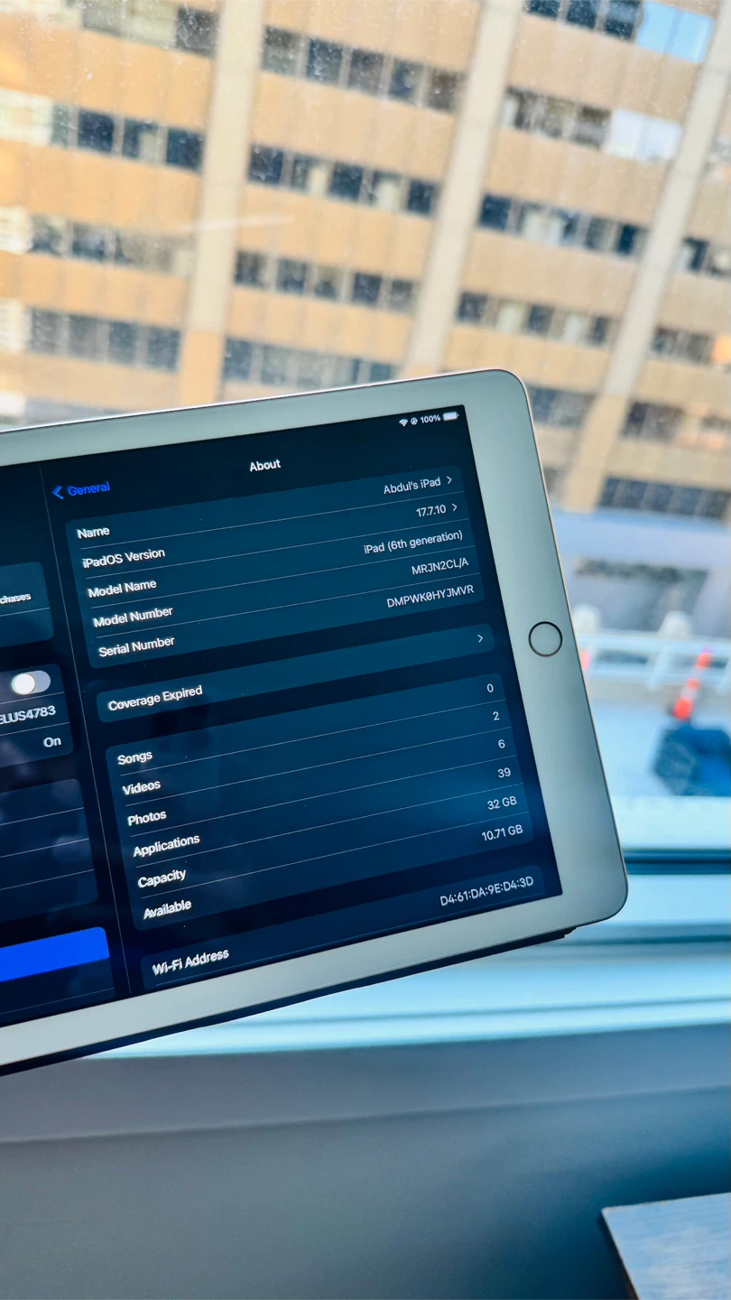 Apple iPad 6th Generation 32GB - photo 3