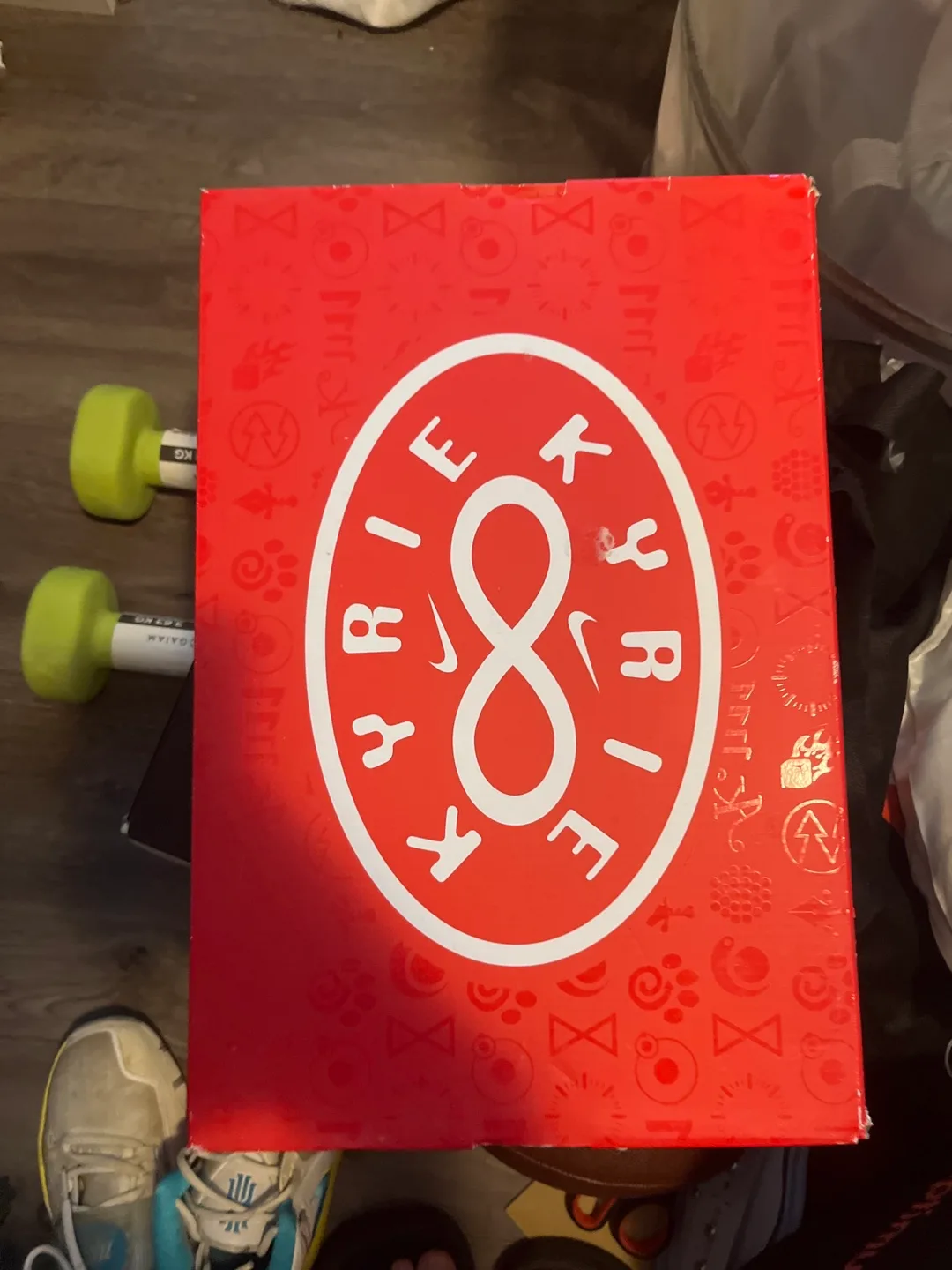 Nike Kyrie Infinity White/Black/University Red Size 9.5 image indicator(2)