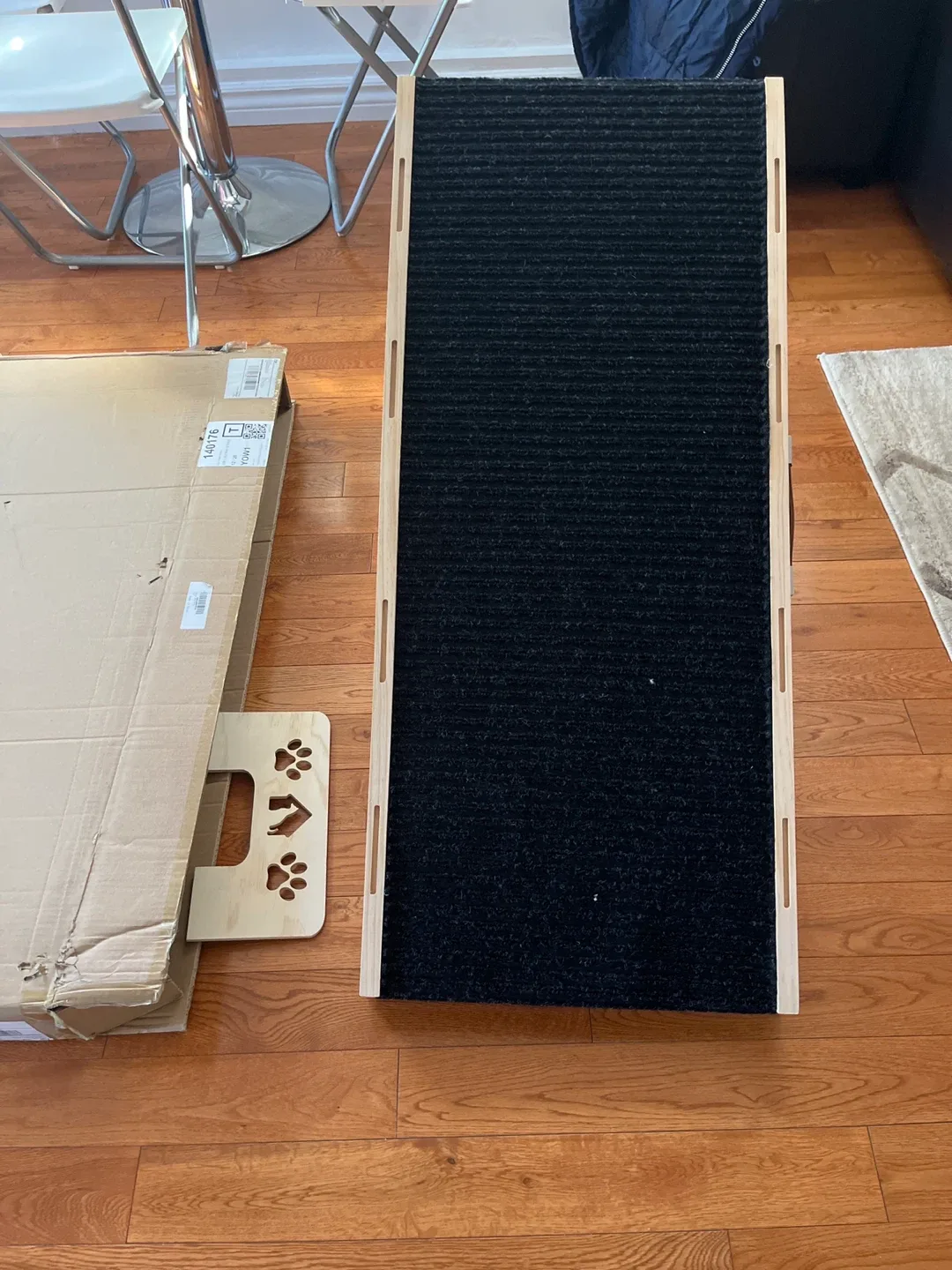 Adjustable Dog Ramp with Carpet image indicator(2)