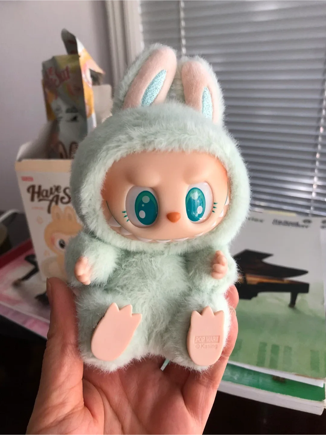 Pop Mart Have A Seat Labubu QUQU image indicator(3)