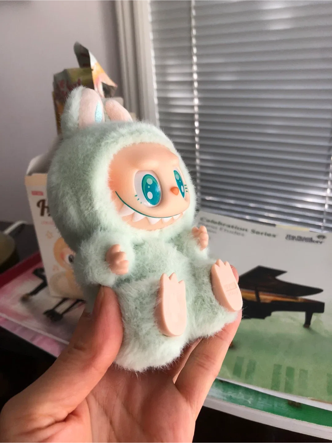 Pop Mart Have A Seat Labubu QUQU image indicator(4)