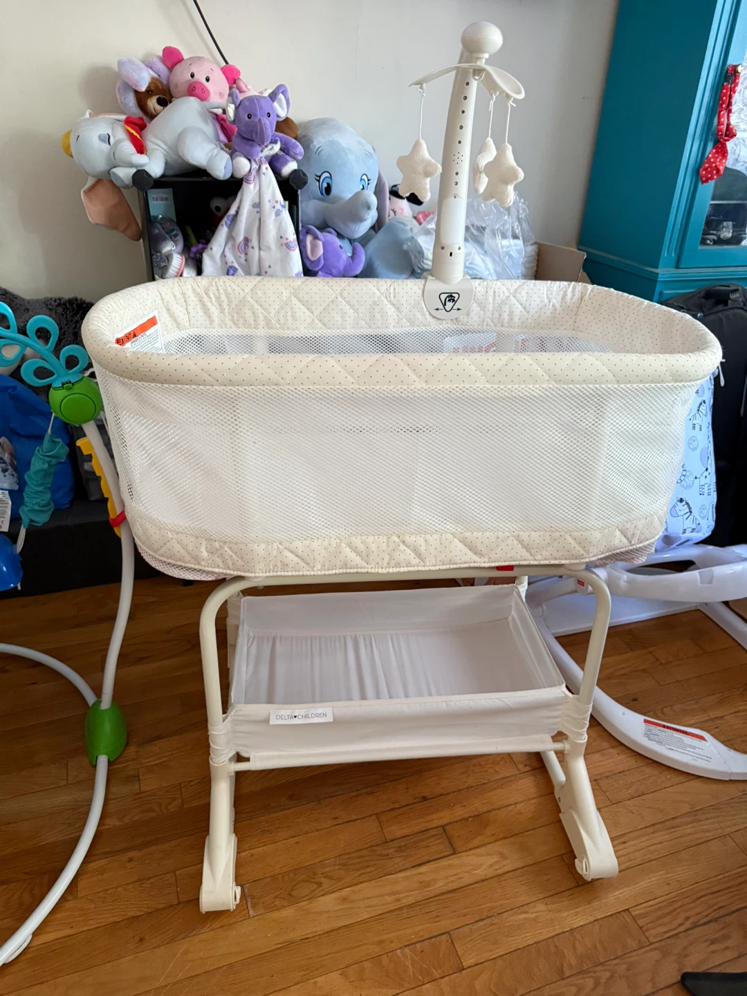 Delta Children Bassinet with Storage - photo 5