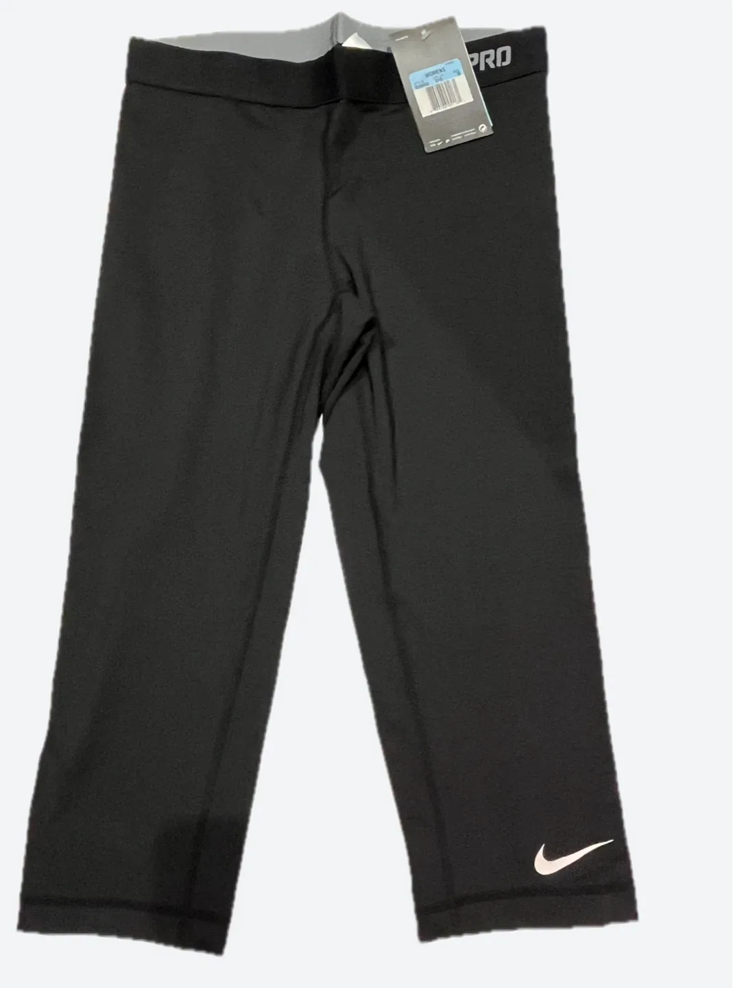 Fitness bundle: Adidas Tank Top & Jacket, Nike Capri Set image indicator(5)