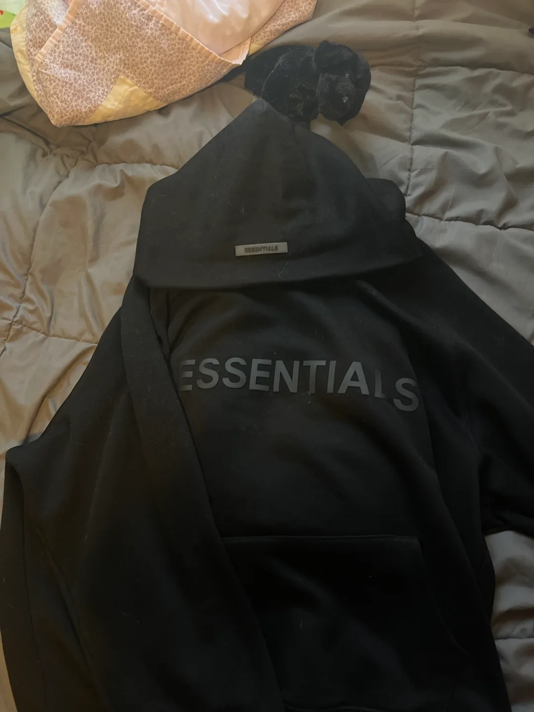 Essentials Fear of God Black Hoodie and Sweatpants Set image indicator(4)