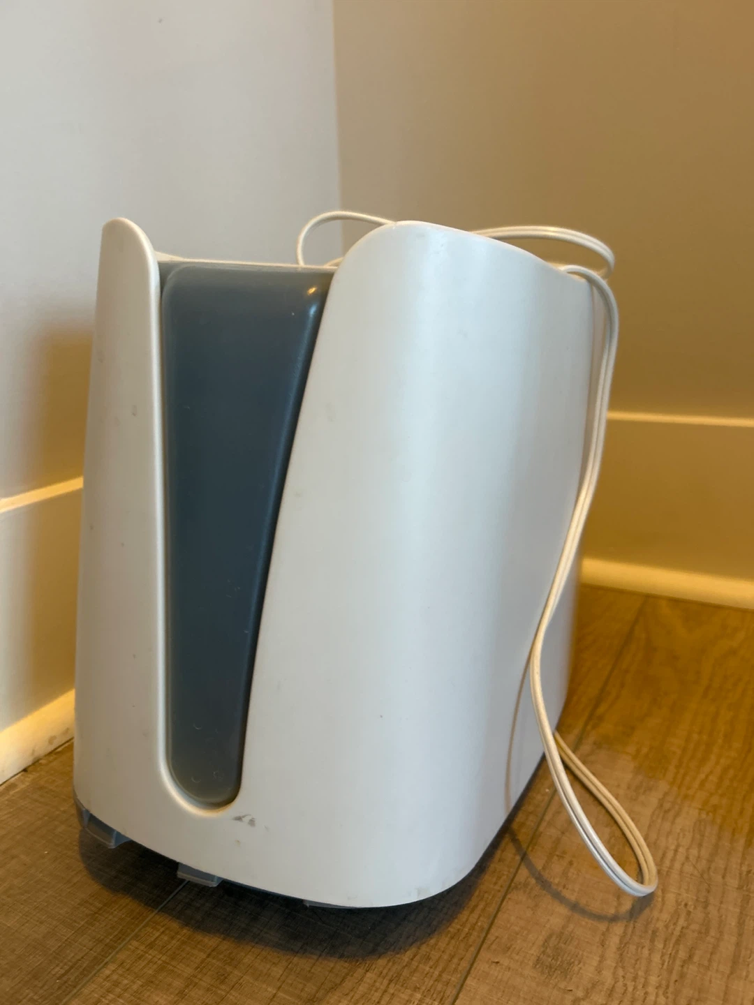 Pair of Humidifiers - photo 3