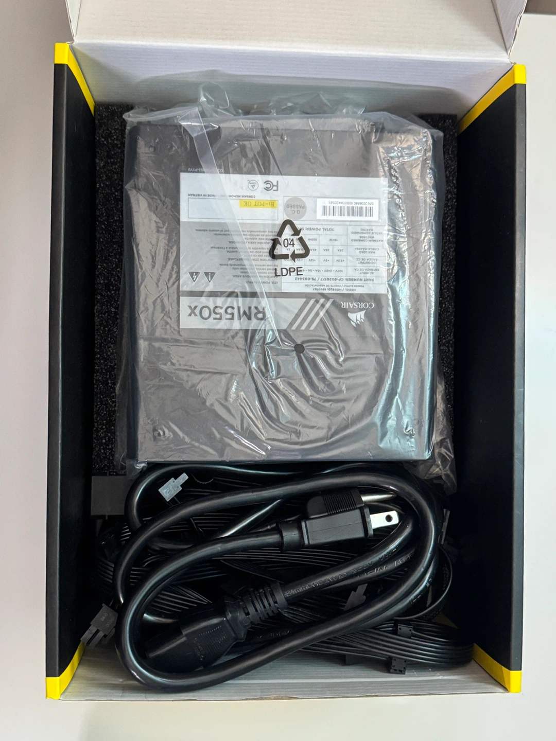 Corsair RM550x 550W Power Supply - Like New! - photo 4
