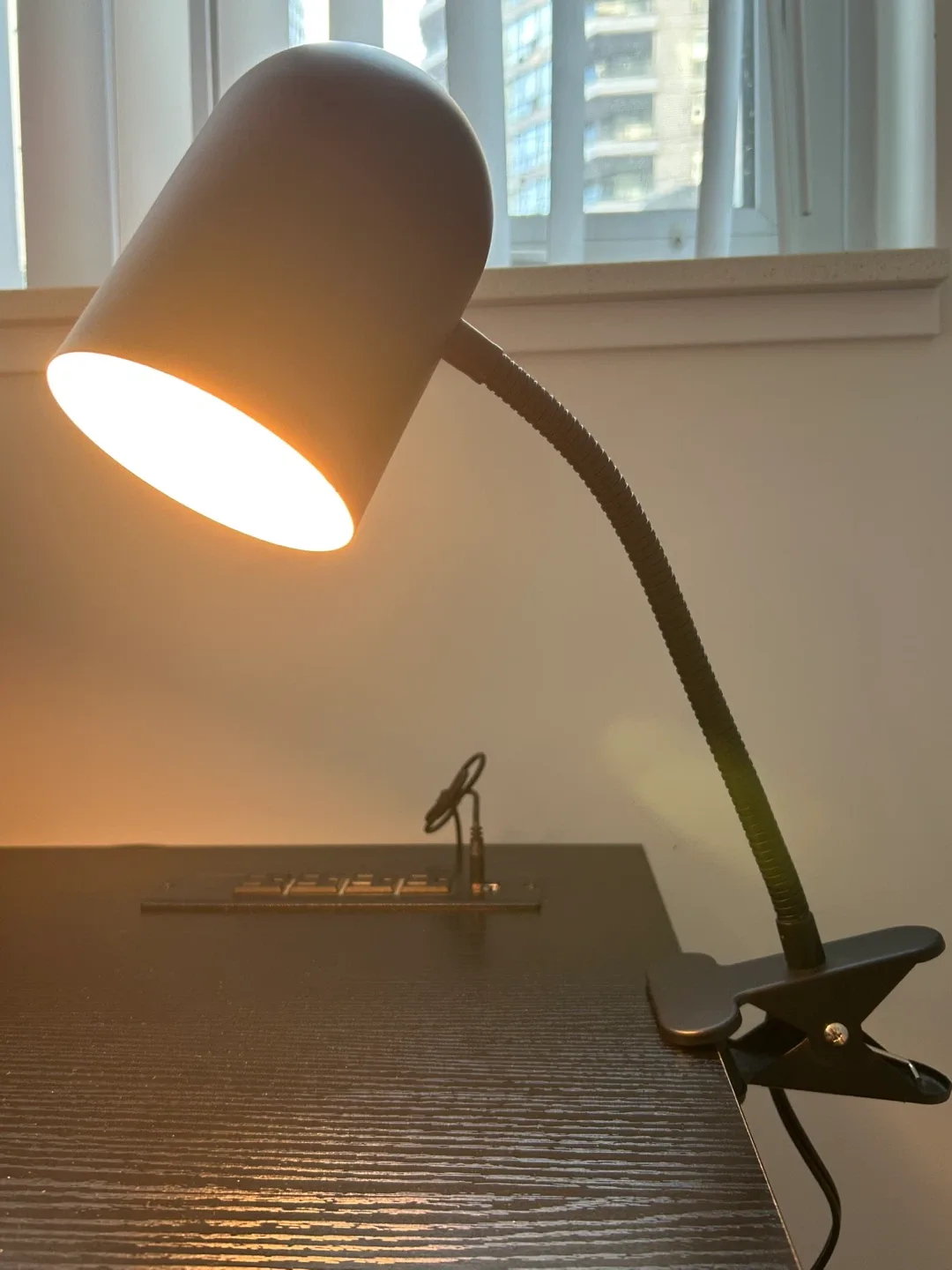 Set of Two Black Clip-On Desk Lamp image indicator(3)