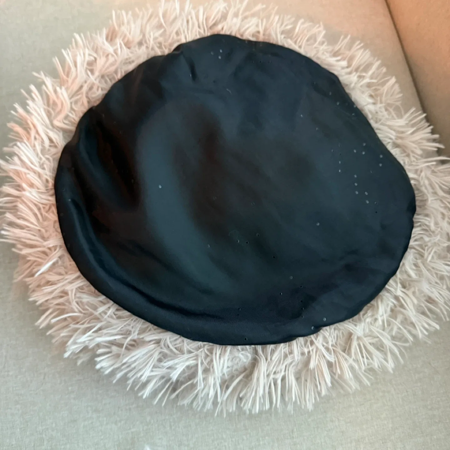 Round Fluffy Small Pet Bed 17” image indicator(2)