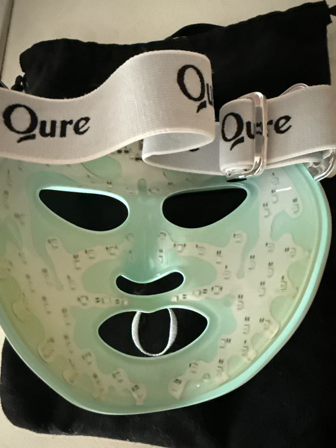 Qure LED Light Therapy Mask image indicator(3)