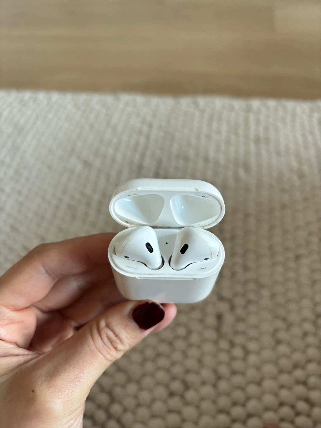 Apple AirPods (1nd generation) - photo 2