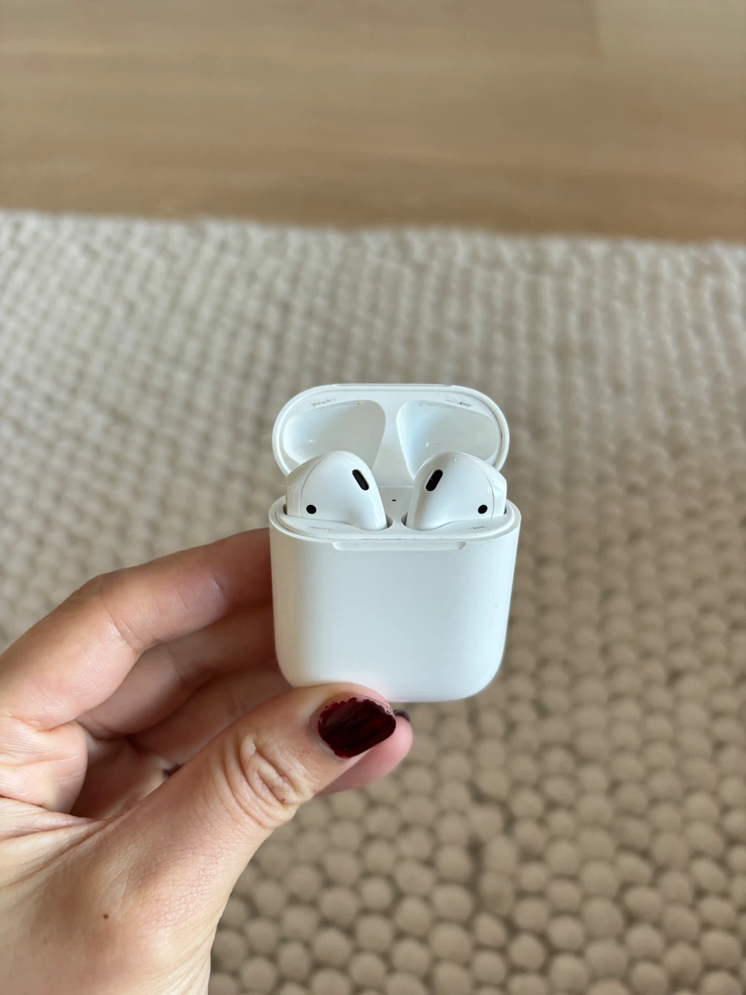 Apple AirPods (1nd generation)