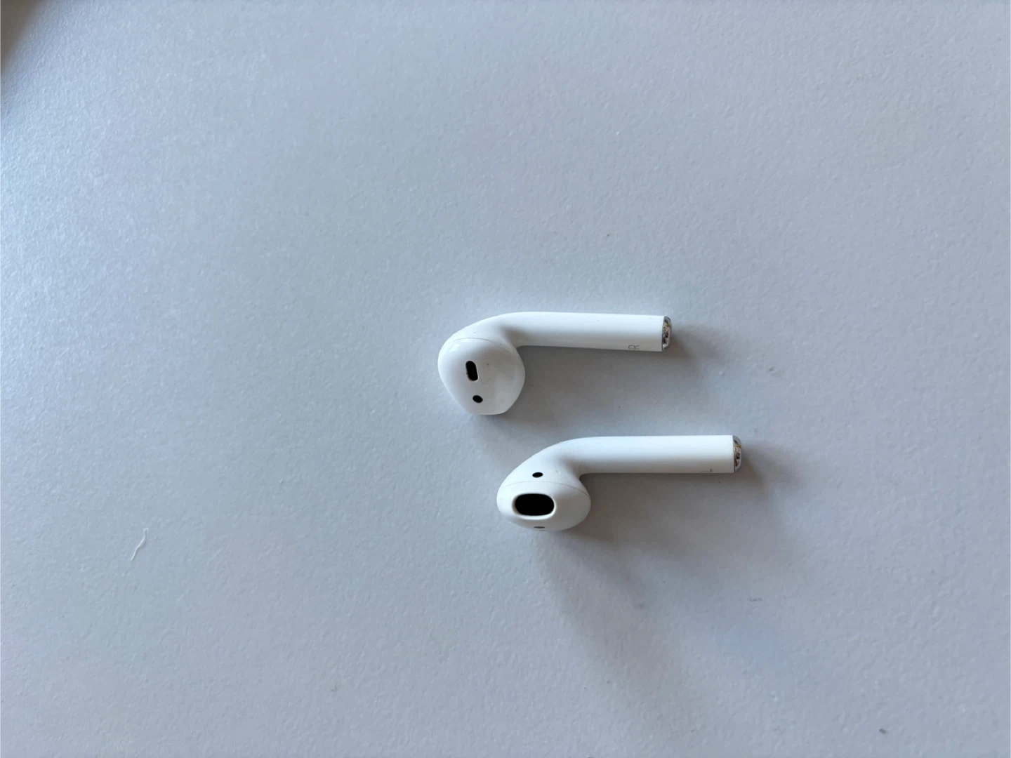 Apple AirPods (1nd generation) - photo 4