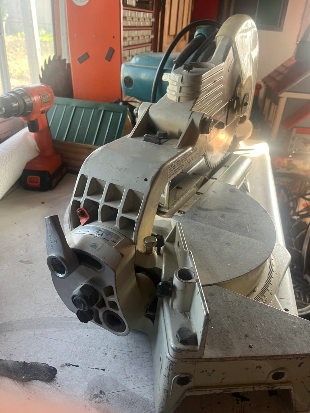 Makita LS1011 Miter Saw - photo 4
