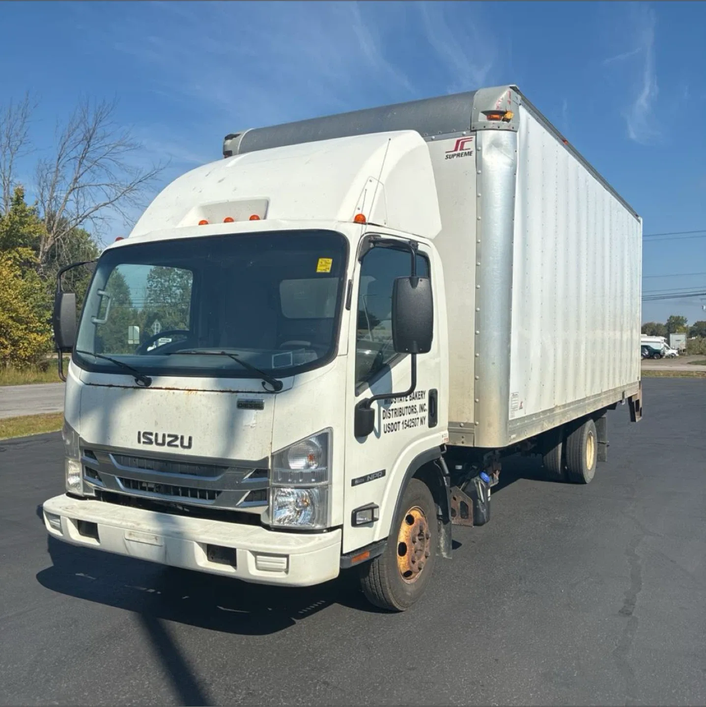 2016 Isuzu NPR thumbnail