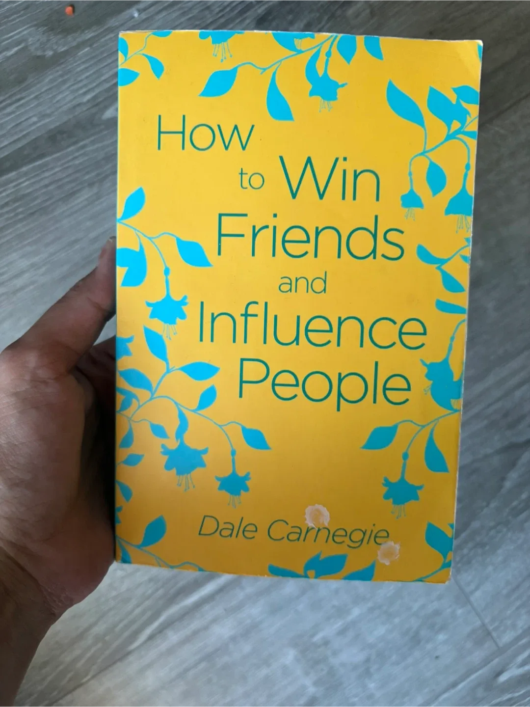 How to Win Friends and Influence People by Dale Carnegie thumbnail
