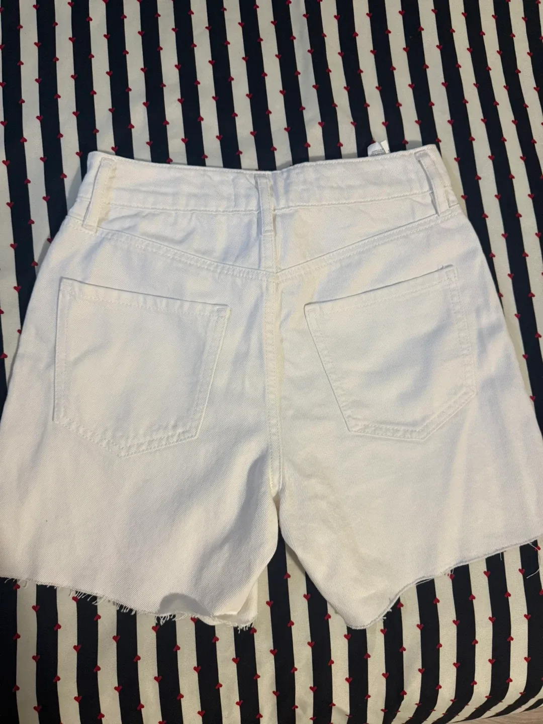 Dynamite Denim Justina White Shorts - Size 00/24 image indicator(3)