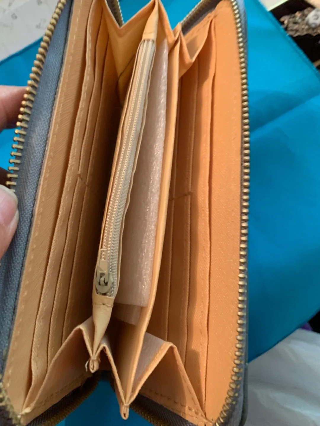 Brand New PK Douglass Grey Quilted Wallet image indicator(3)