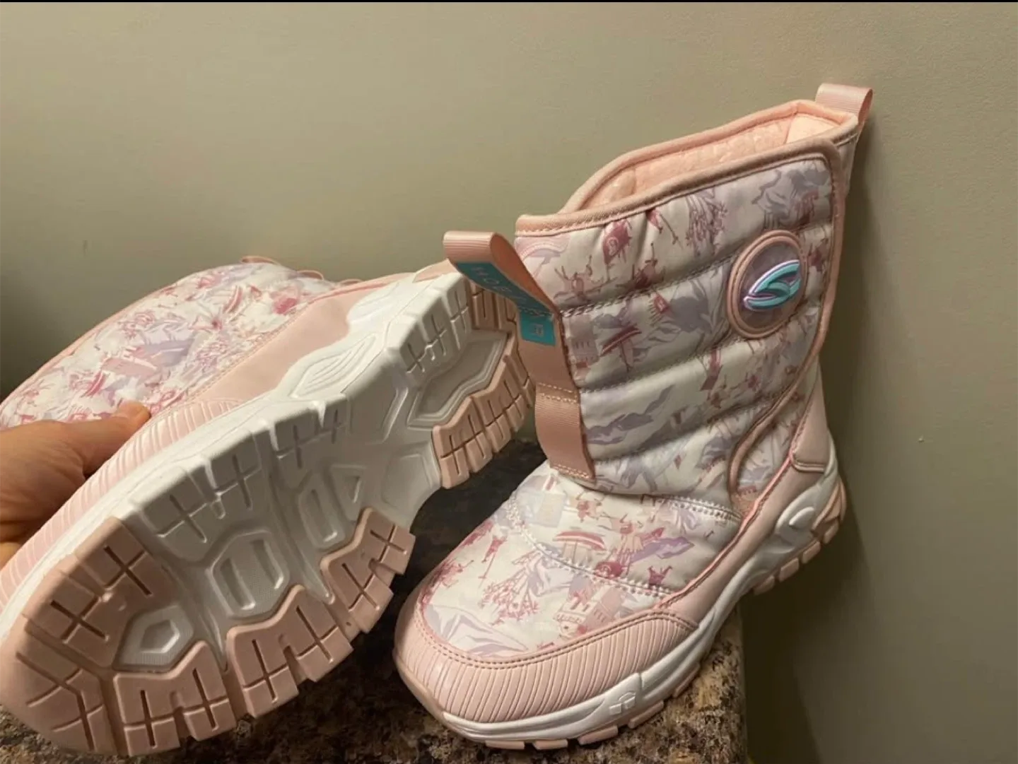 Brand New! HOBIBEAR Kids Snow Boots - Size 34 thumbnail