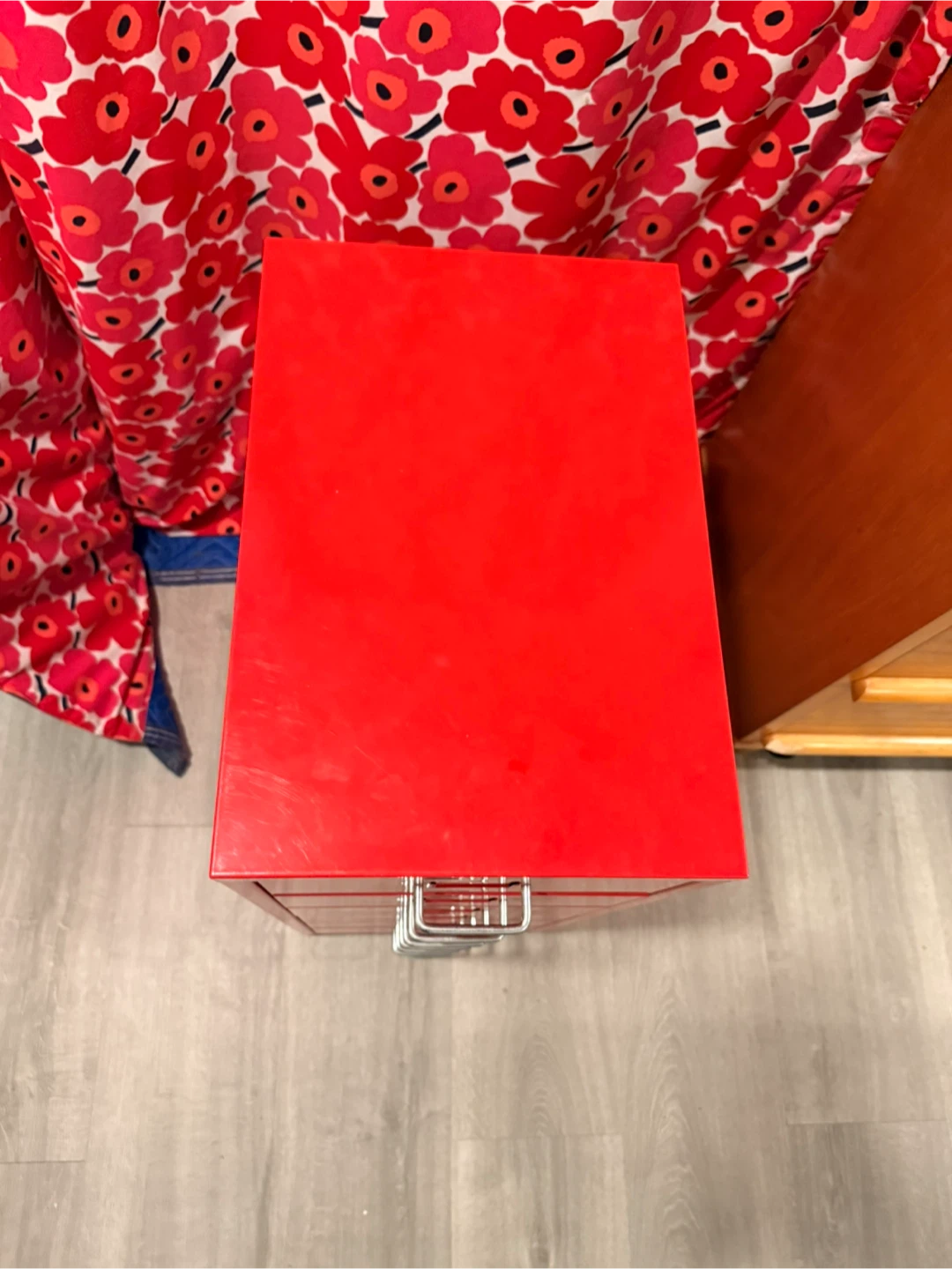 Red 6-Drawer Filing Cabinet - photo 3