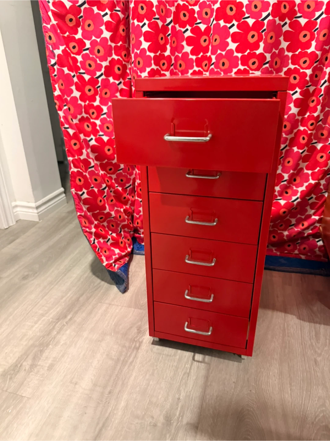 Red 6-Drawer Filing Cabinet - photo 5