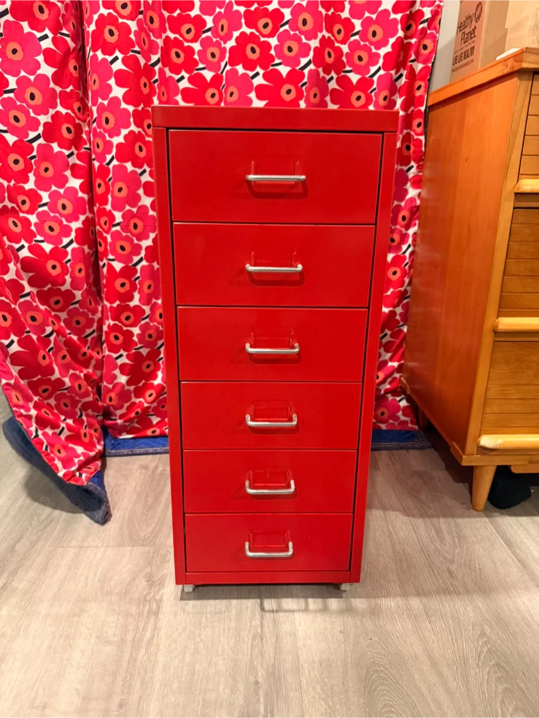 Red 6-Drawer Filing Cabinet