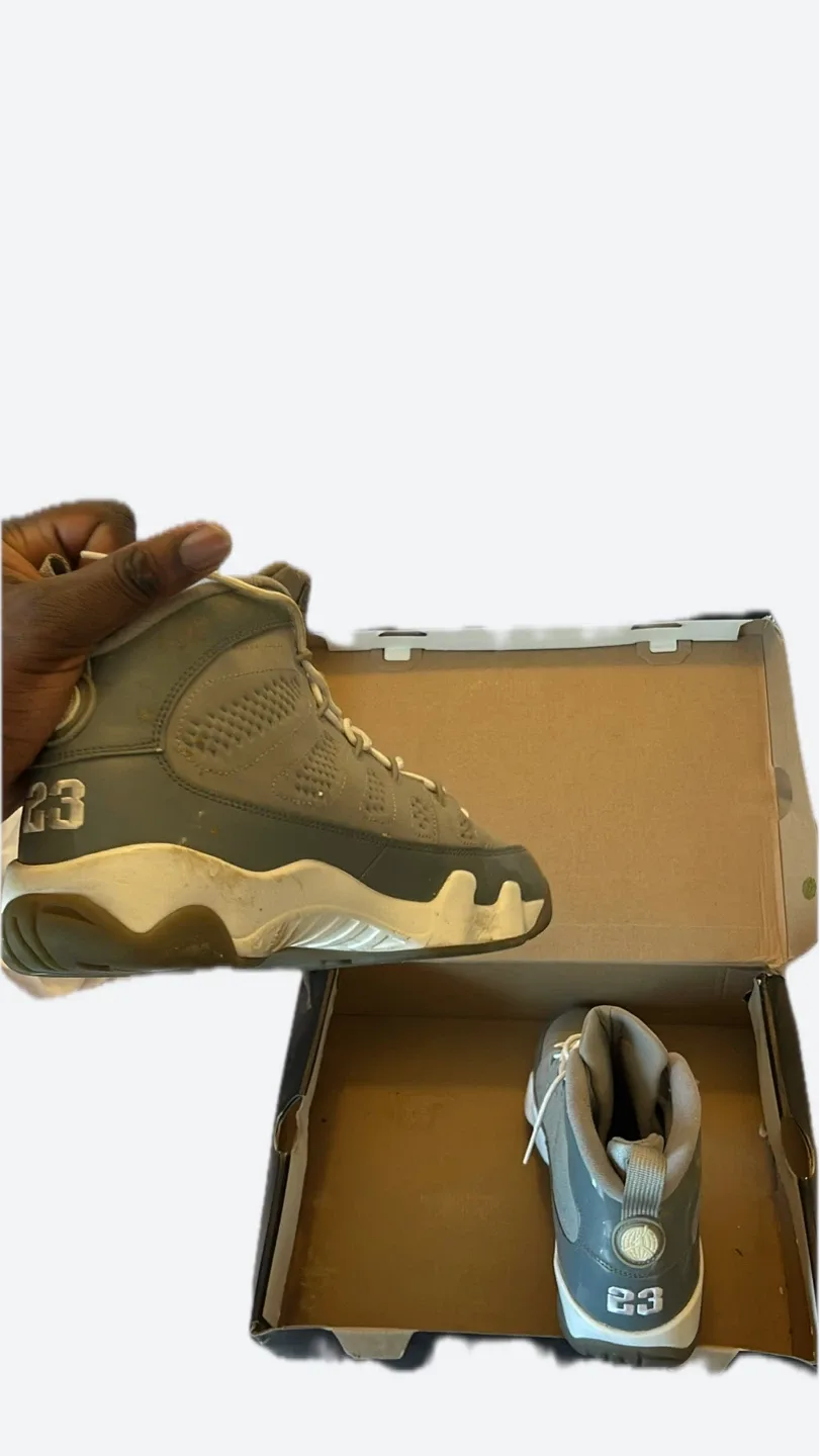 Nike Air Jordan 9 Retro Cool Grey image indicator(2)