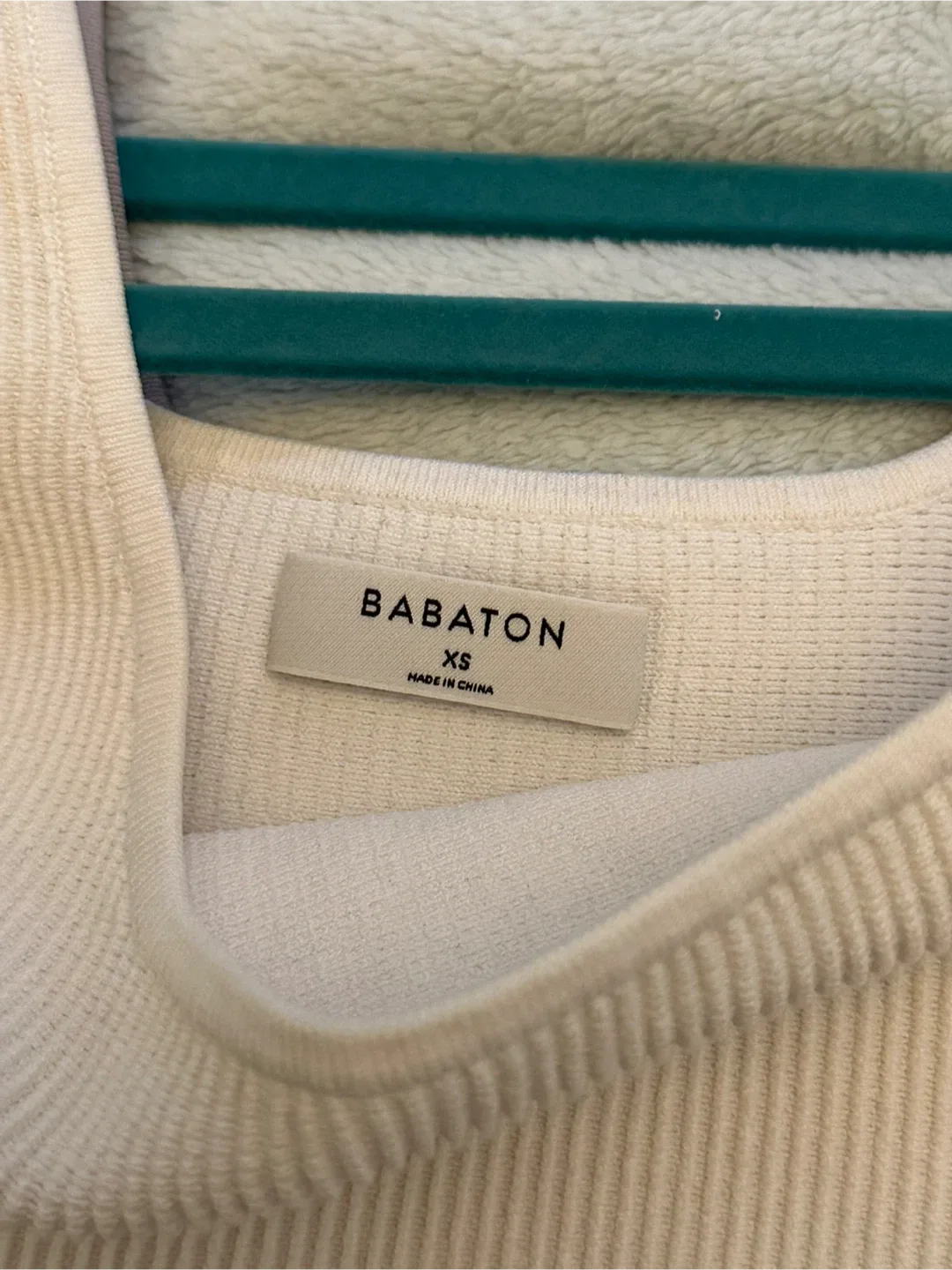 Aritzia sculpt knit crop tanks - XS/S see description image indicator(5)