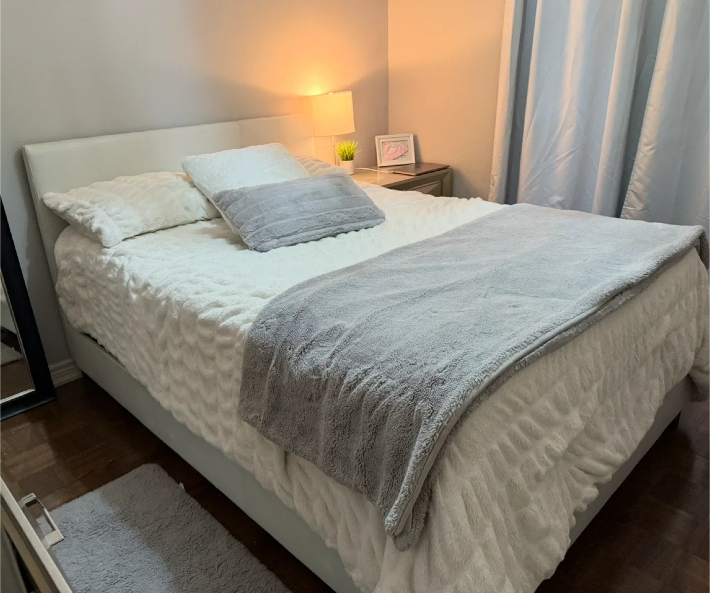 Full/Double White Bed Frame thumbnail