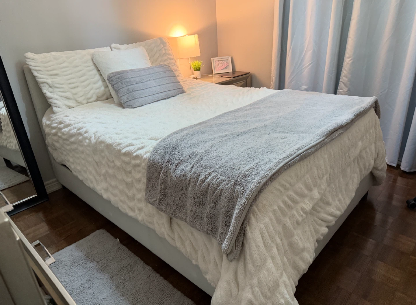 Full/Double White Bed Frame - photo 2