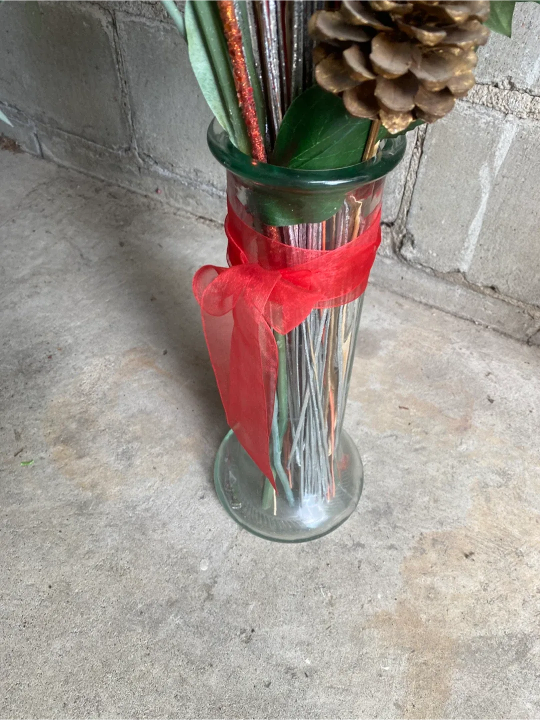 Floral Arrangement with Vase image indicator(3)