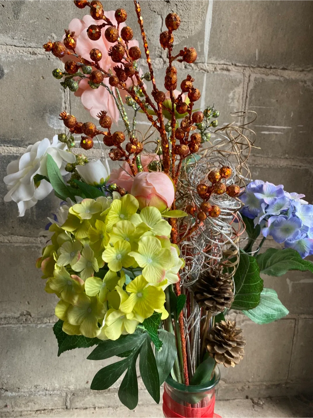 Floral Arrangement with Vase image indicator(5)
