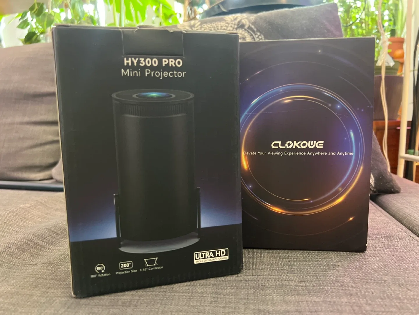 HY300 Pro Mini Projector - New in Box image indicator(2)