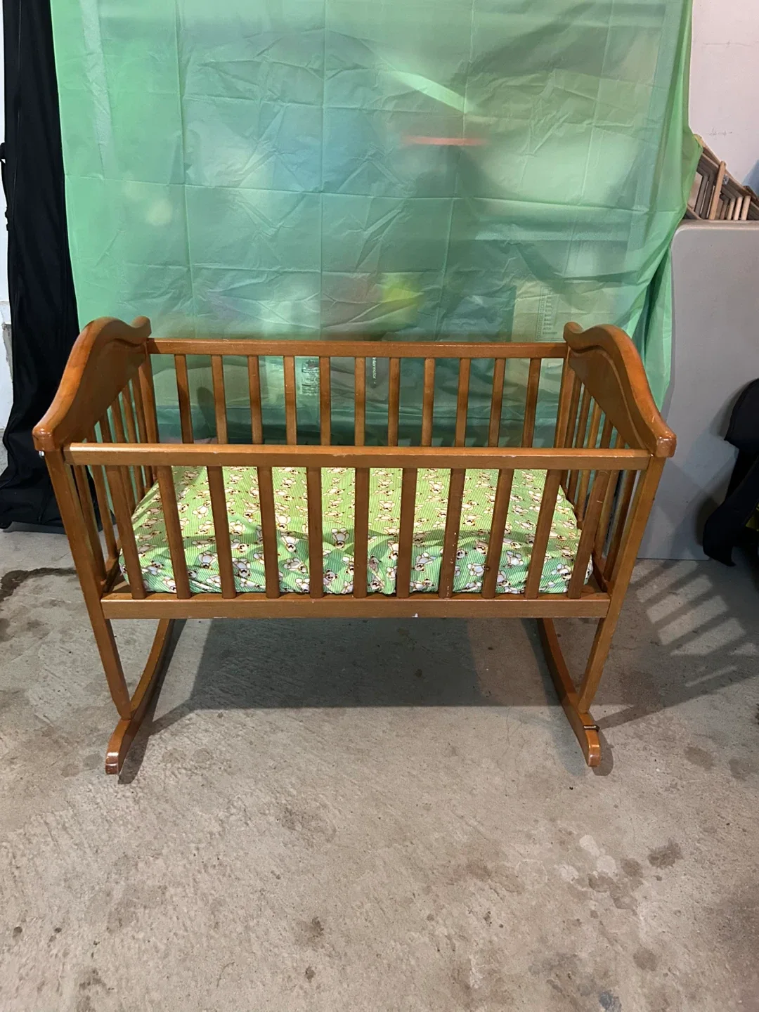 Wooden Baby Cradle image indicator(3)