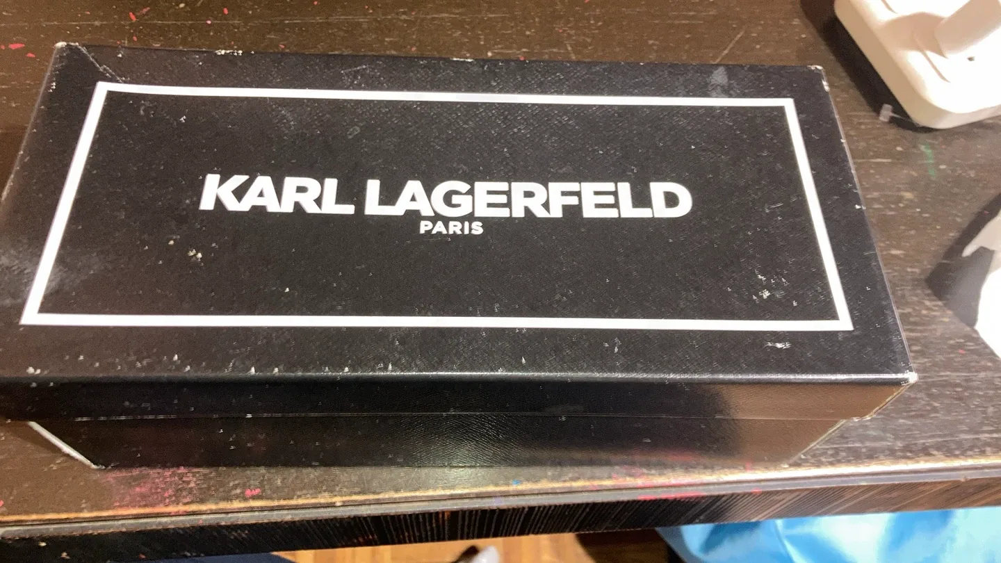 Karl Lagerfeld Paris Hana2 Red Lace Flats - Size 9.5 image indicator(6)