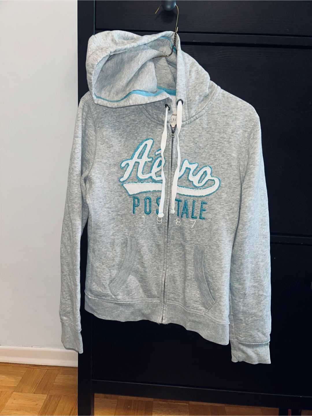 Aeropostale Grey Zip-Up Hoodie - Size M/M