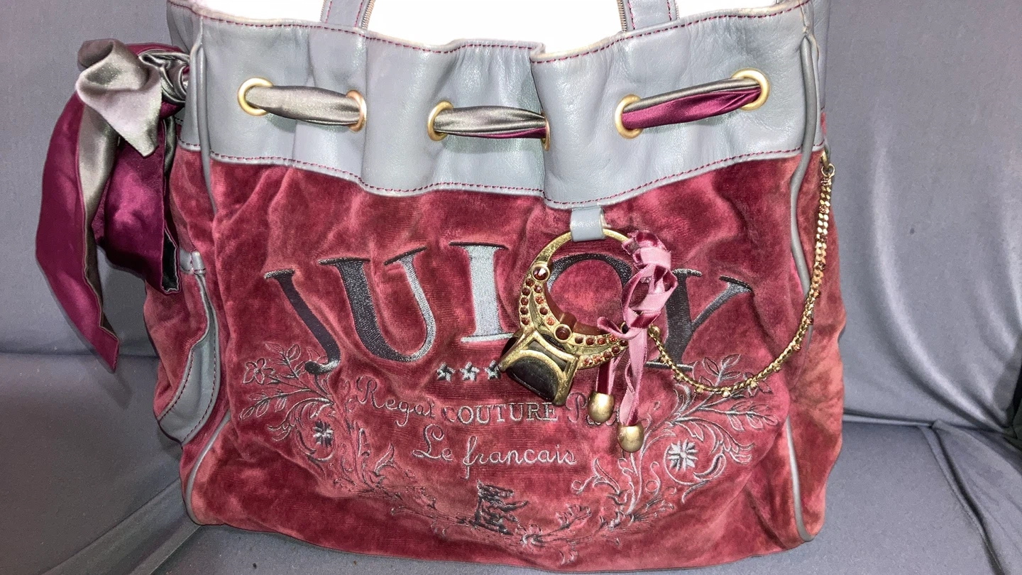 Juicy Couture Signature Y2K Velour Bucket Bag - photo 3