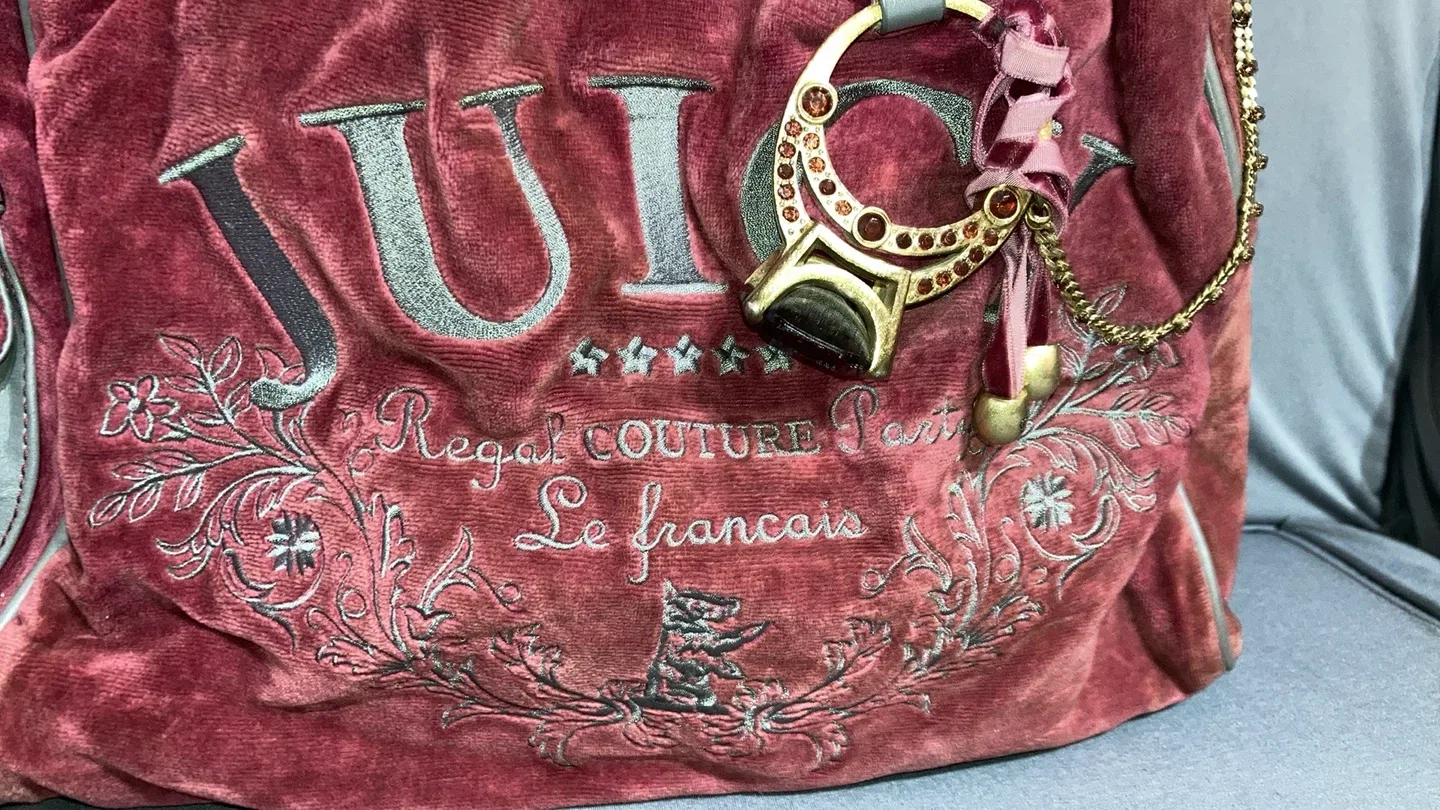 Juicy Couture Signature Y2K Velour Bucket Bag image indicator(6)