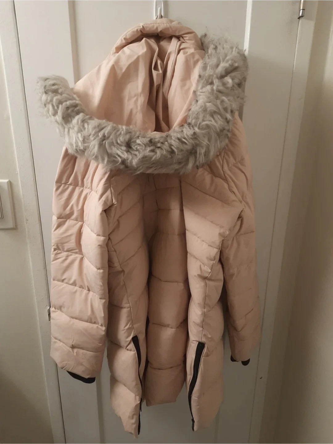 Redmans Pink Puffer Jacket with Faux Fur Trim image indicator(4)