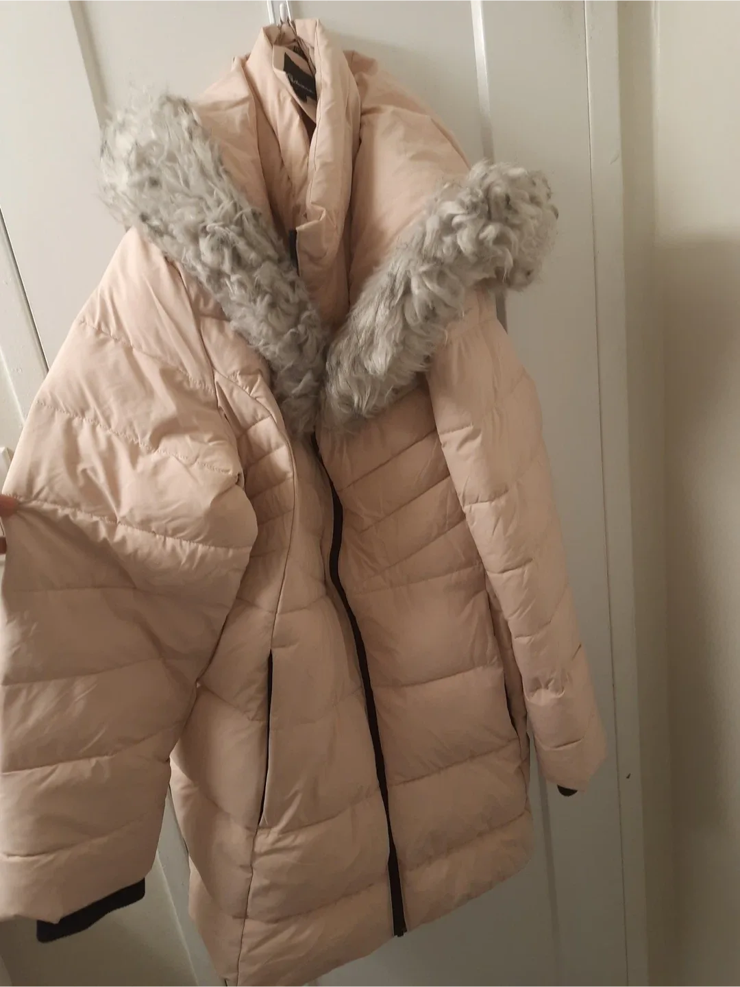 Redmans Pink Puffer Jacket with Faux Fur Trim image indicator(2)