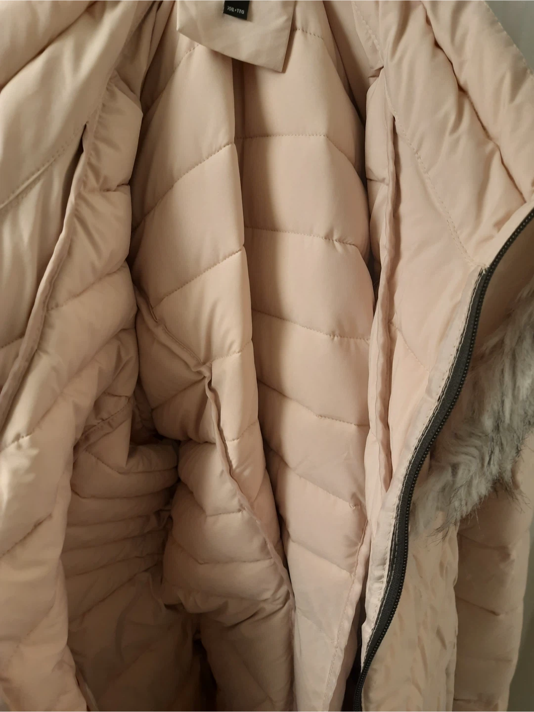 Redmans Pink Puffer Jacket with Faux Fur Trim - photo 3