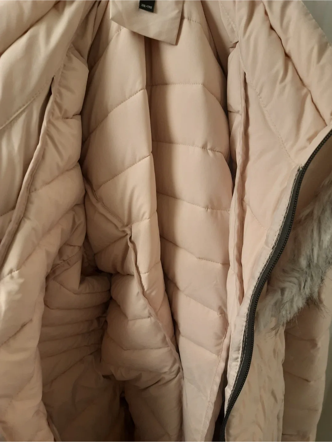 Redmans Pink Puffer Jacket with Faux Fur Trim image indicator(3)