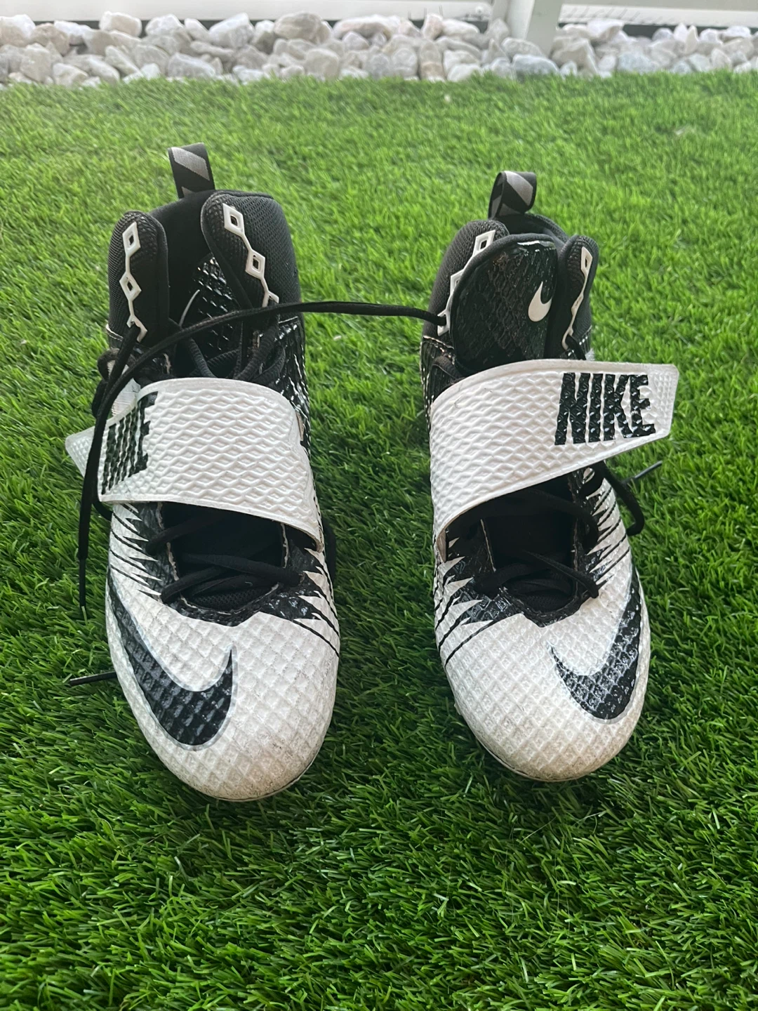 Nike Football Cleats - Black & White US11 - photo 3